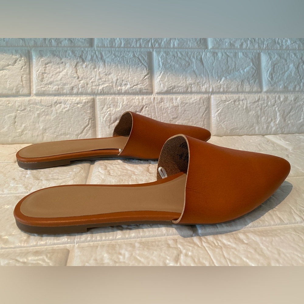 Old Navy Pointed Flat Mule - New - Picture 7 of 8